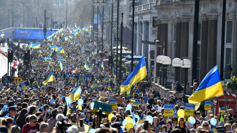 Des milliers de manifestants à Londres pour soutenir les Ukrainiens