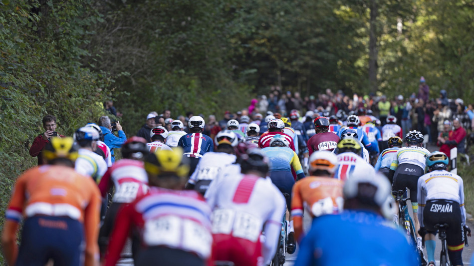 Mondiali ciclismo: cade e si ritira il francese Alaphilippe