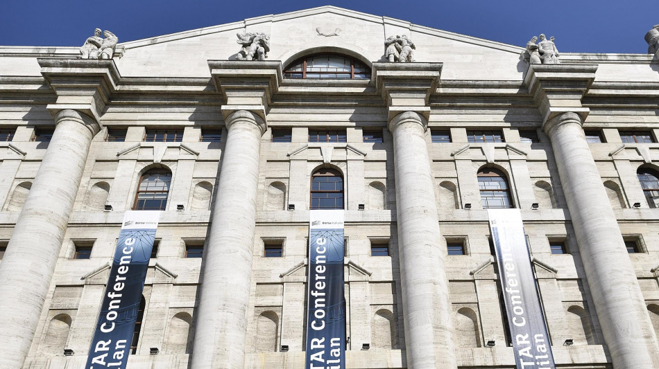 Borsa: Milano apre in forte rialzo, +2,07%