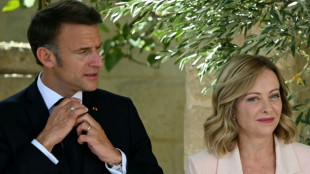 Macron et Biden critiquent la position de Meloni sur l'avortement au G7