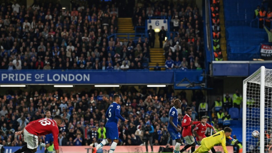 Casemiro's last-gasp leveller rescues Man Utd in Chelsea draw