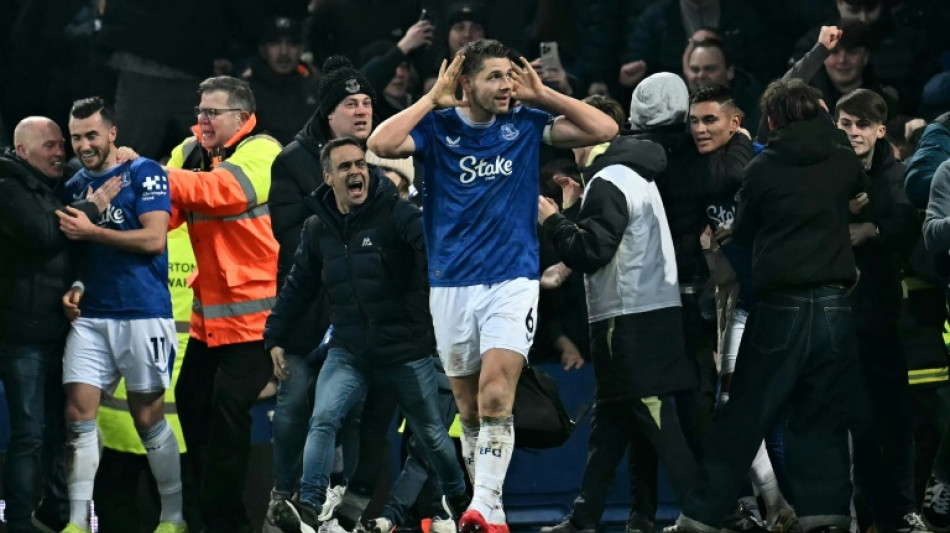 Everton strike late to hold Liverpool in last derby at Goodison Park