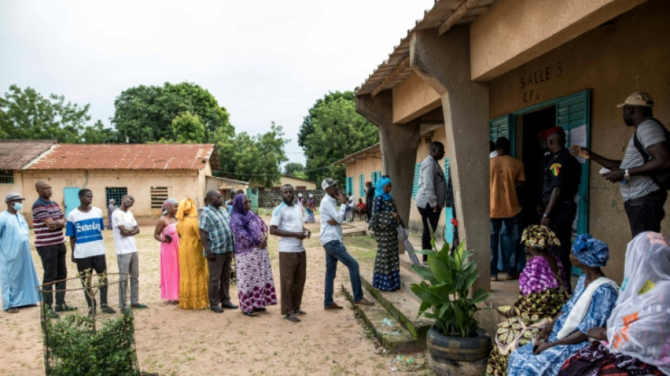 Législatives au Sénégal: l'opposition et le camp présidentiel revendiquent la victoire