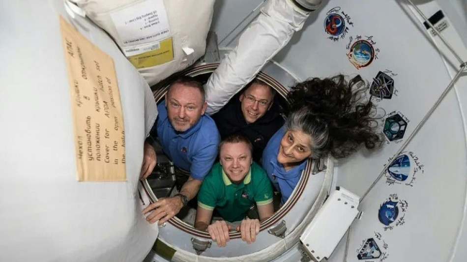 Astronautas presos na ISS estão mais perto de retornar à Terra