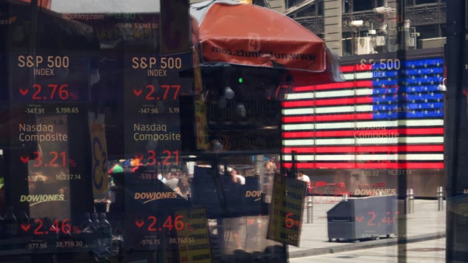 Wall Street al alza tras derrumbe del lunes