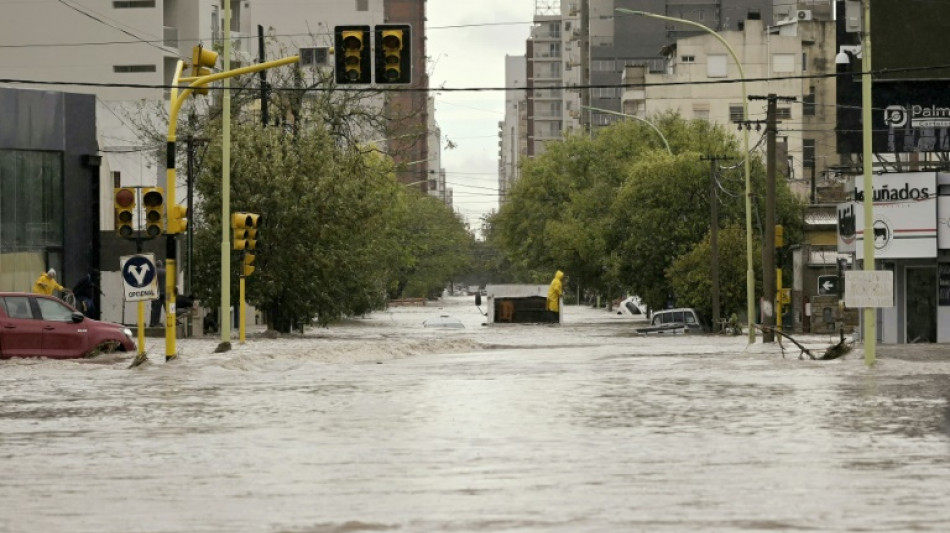 Seguem buscas por sobreviventes após temporal com 16 mortos na Argentina