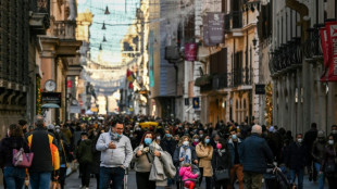 Covid: l'Italie tombe le masque dehors et recommence à danser