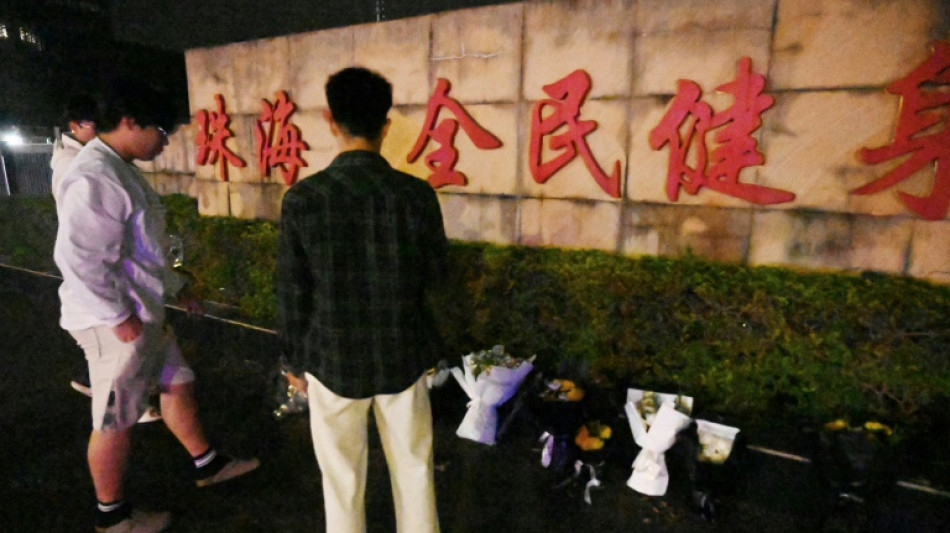 China acaba com memorial improvisado para vítimas de atropelamento