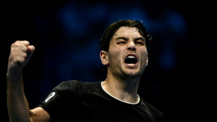 Fritz vence De Minaur, e Sinner vai à semifinal do ATP Finals sem jogar