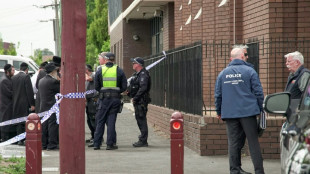 Arsonists set Melbourne synagogue ablaze