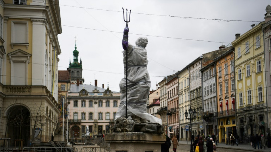 Historic Ukrainian city scrambles to defend heritage