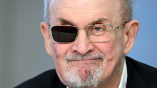 El atacante del escritor Salman Rushdie se sienta en el banquillo en EEUU