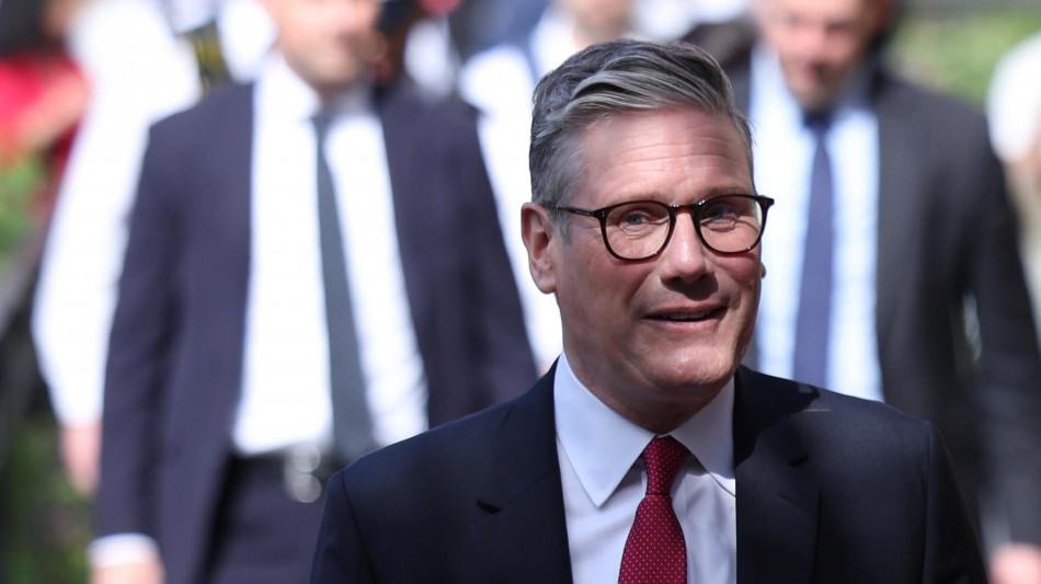 Gb: Starmer confermato deputato, 'Paese vuole cambiamento'