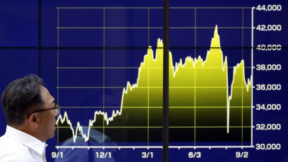 Borsa: l'Asia fiacca in attesa dell'inflazione Usa