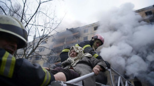 Mindestens ein Toter bei Angriff auf Wohnhaus in Kiew