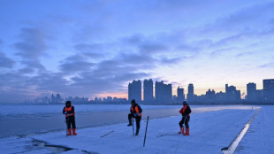 Warmer winter melts incomes of China's ice cutters