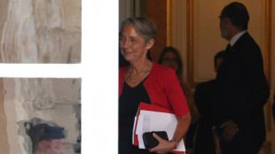 Borne poursuit les tractations, l'Histoire en marche à l'Assemblée