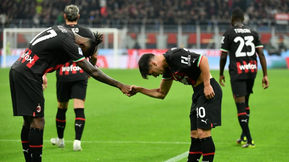 Milan see off Juve to draw level with leaders Napoli