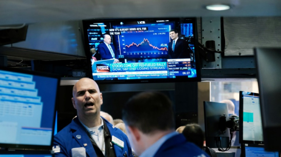 Wall Street finit en forte baisse, craint que la Fed n'ait la main trop lourde