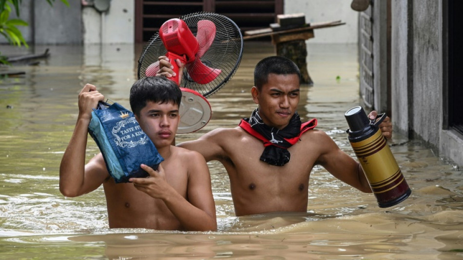 Six people killed in Philippine typhoon