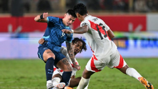 Fossati confirma que capitão Renato Tapia vai desfalcar Peru na Copa América