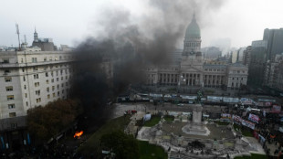 La reforma de Milei, aprobada en el Senado argentino tras una jornada de disturbios