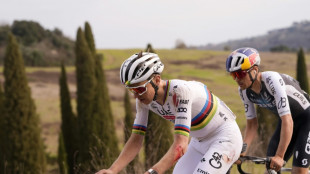 Strade Bianche: Pogacar trotz Sturz unschlagbar