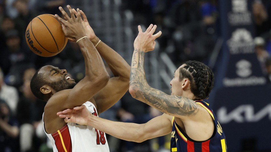 Nba, Atlanta vince a casa di Utah con una magia di Young