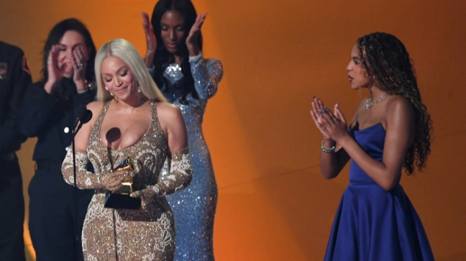 Amor a LA y mensajes políticos: los momentos claves de los Grammy