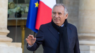 Bayrou, riforma pensioni torna 'in cantiere'