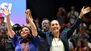 La izquierdista Clara Brugada celebra la victoria en la alcaldía de Ciudad de México con Sheinbaum