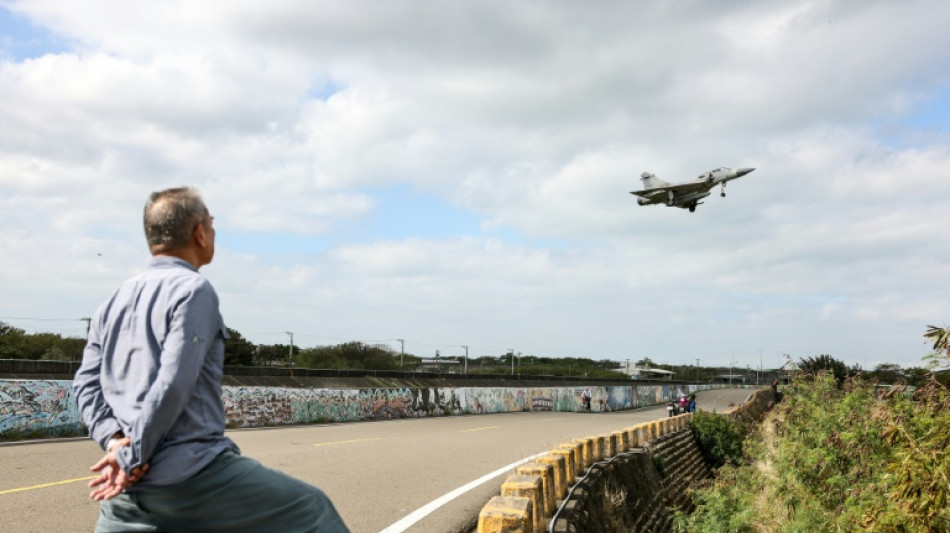 Taiwán detecta 62 aviones chinos mientras buques estadounidenses recorren la zona