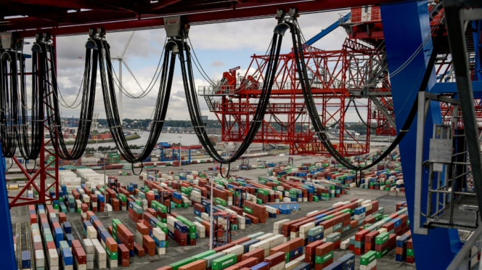 Gut 1000 Hafen-Beschäftigte streiken in Hamburg - Tarifpartner verhandeln