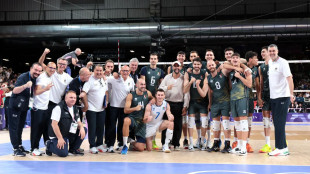 Parigi: tifoso d'eccezione al volley, Mengoni festa con azzurri