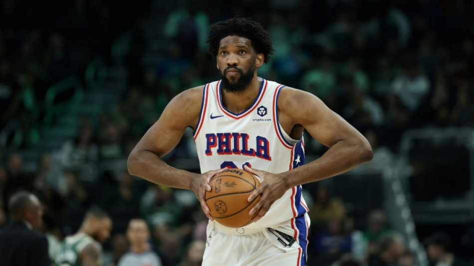 Embiid vai desfalcar 76ers no resto da temporada por lesão no joelho