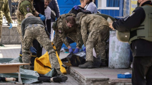 Al menos 39 civiles muertos en bombardeo de estación de tren en el este de Ucrania