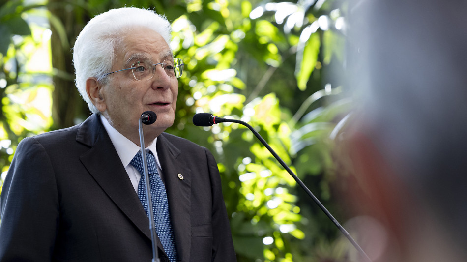 Mattarella, confronto chiede disponibilità a essere minoranza