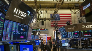 Wall Street ouvre en légère baisse, en attendant de nouveaux indicateurs