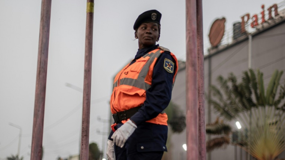 'A heart of love': Kinshasa locals reward honest cops