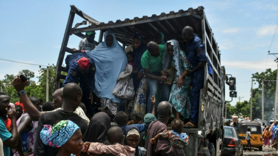 Al menos 30 muertos y 400.000 desplazados por las inundaciones en Nigeria