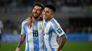 Con una tripleta de Messi líder Argentina aplasta 6-0 a Bolivia; Colombia hunde a Chile y se acomoda en el premundial