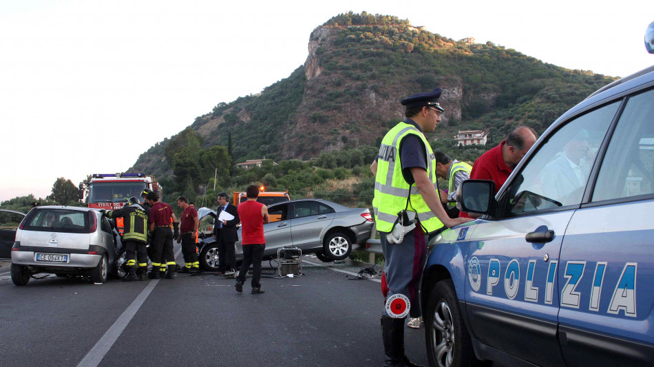 Auto contro cisterna nel Palermitano, due morti e tre feriti