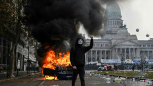 Fires, tear gas as Argentine police clash with protesters