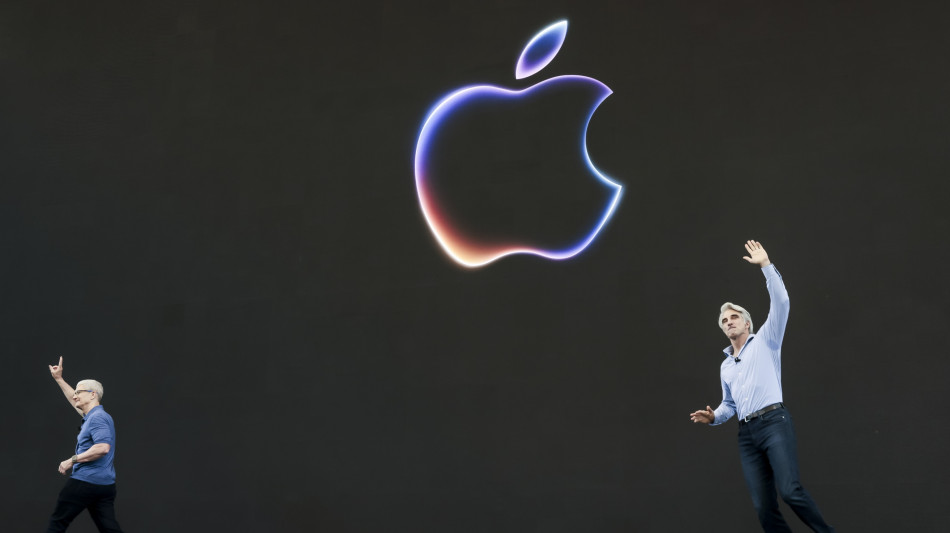 Apple vola a nuovo record a Wall Street, ottimismo su IA