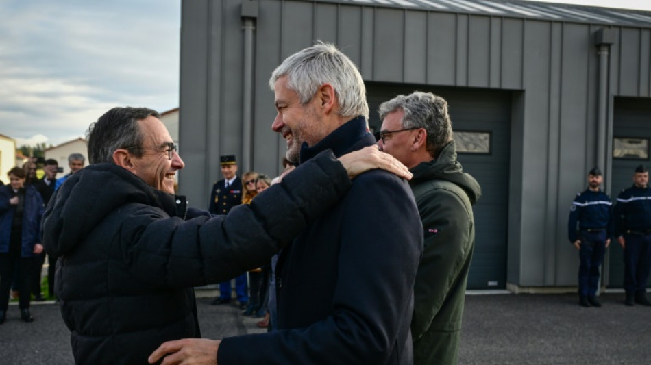 Présidence LR: Wauquiez déterre à son tour la hache de guerre