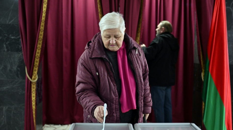 Bielorrusia vota en unas presidenciales con Lukashenko a las puertas de un séptimo mandato