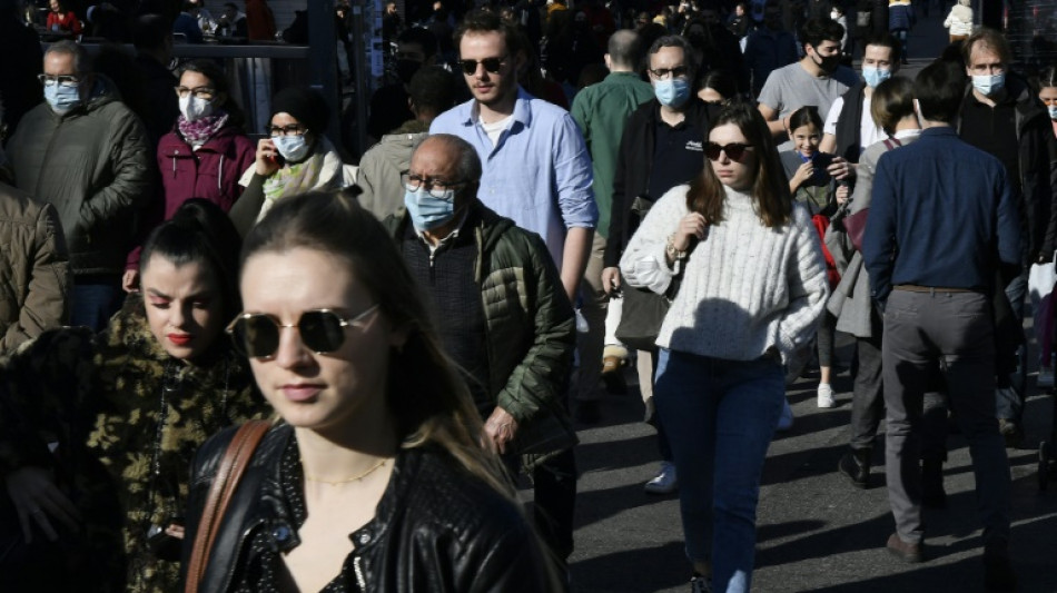 España eliminará la obligación de usar mascarilla al aire libre