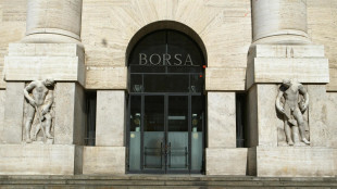 Borsa: Milano apre a +0,59%