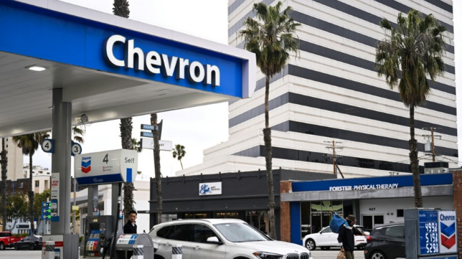 Chevron planea despedir al 15%-20% de su personal hasta 2026